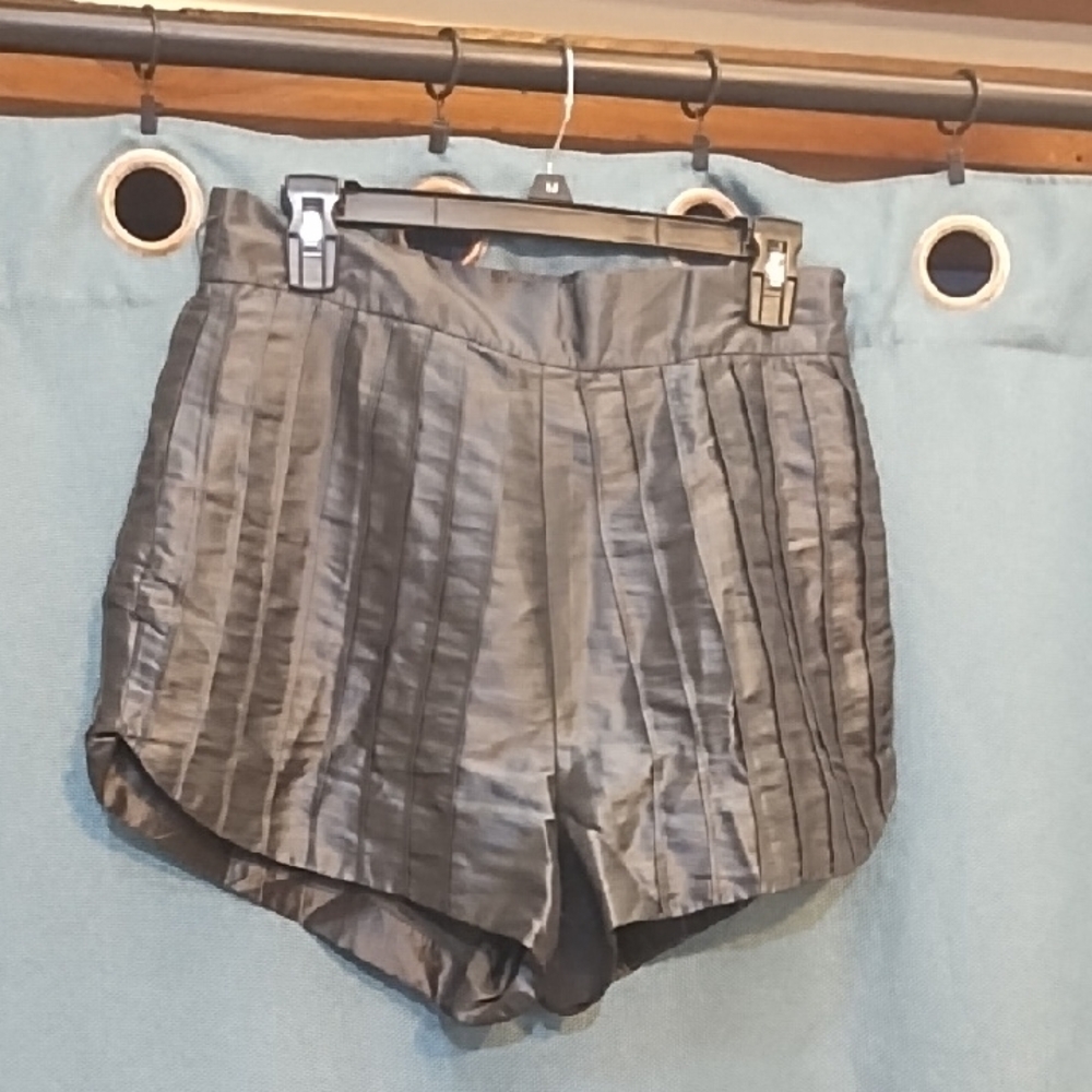 Elegant Charcoal Grey Pleated Women's Shorts